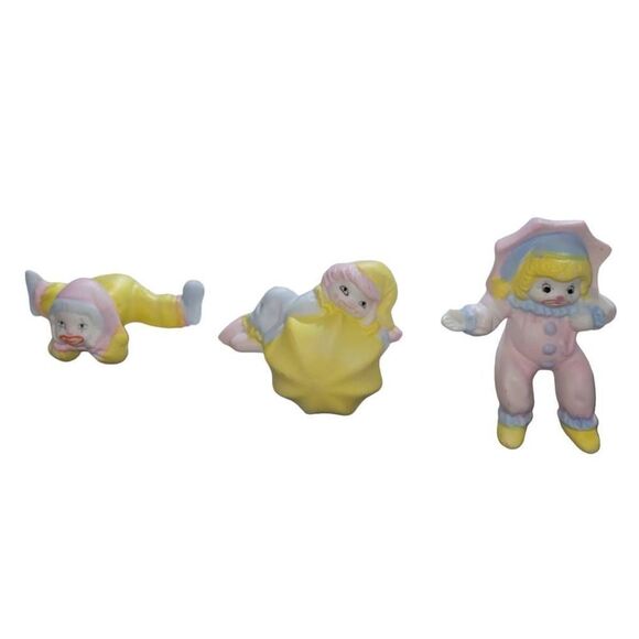 Whimsical 1970s Enesco Shelf Sitting Clown Trio - Retro Ceramic Clown Figurines - Picture 12 of 14